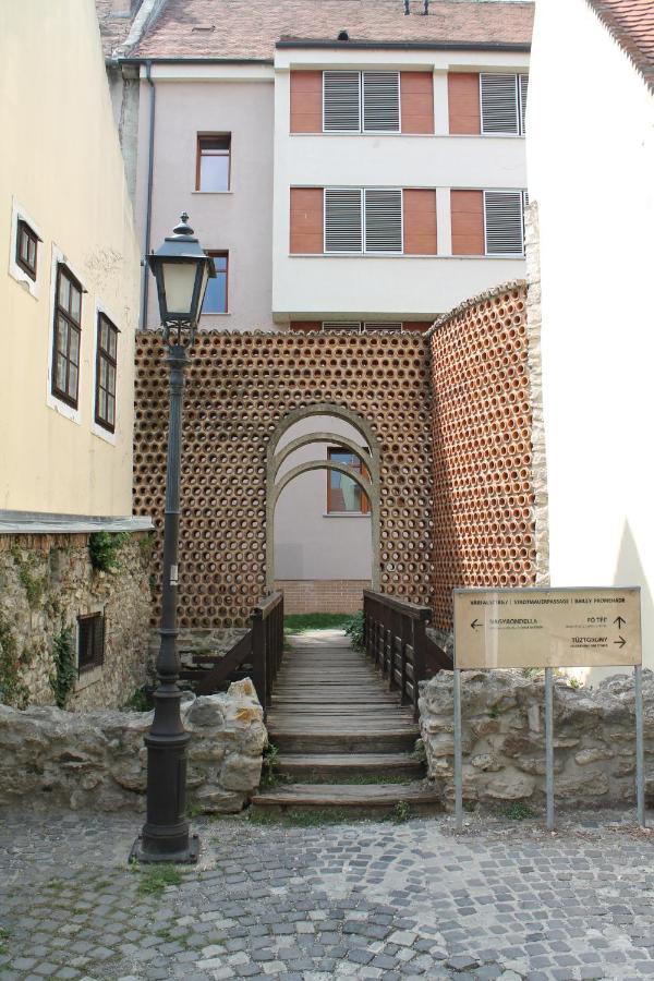 Zwinger Apartman Sopron Exterior photo